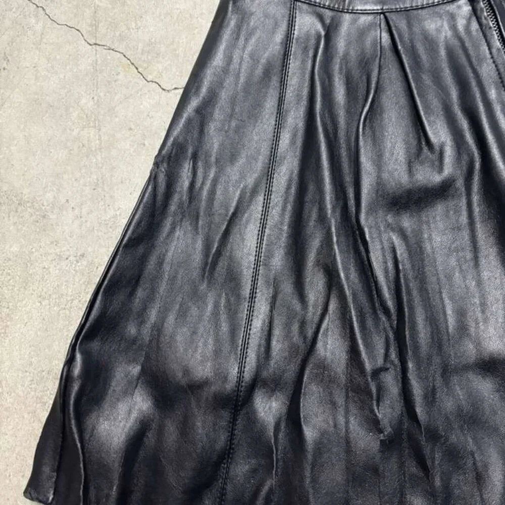 Forever 21 black M short skirt
